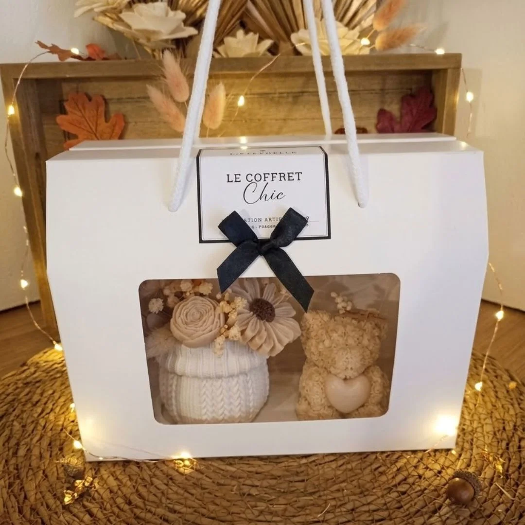 Collection FLEURIE "Le coffret Prestige" - bouquet de l'automne, ourson et plateau en Jesmonite - - photo 3 - L'ETERNELLE Bougie Authentic